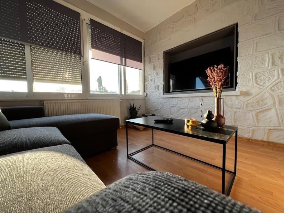 Thea Holiday home